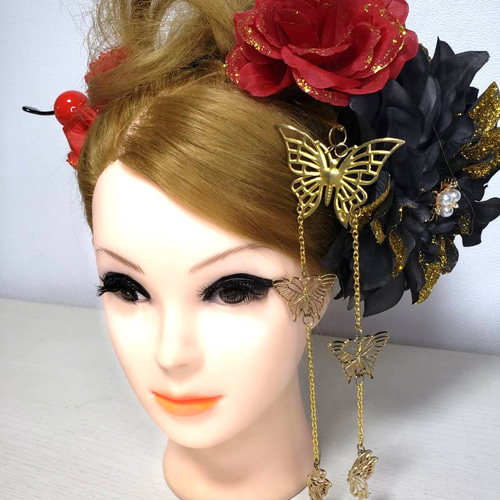 髪飾りViVi～赤白黒金・蝶々付きダリア薔薇～成人式 結婚式 花魁 和装 髪飾り 激安大特価！】 髪飾りViVi～赤白黒金・蝶々付きダリア薔薇