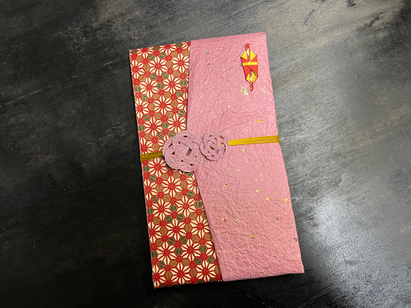 ご祝儀袋   ピンクのエンボス加工紙と友禅和紙 1枚目の画像