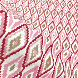 【50cm単位】ホワイトピンクレッドひし形　インド　ハンドブロックプリント生地  コットン 5枚目の画像