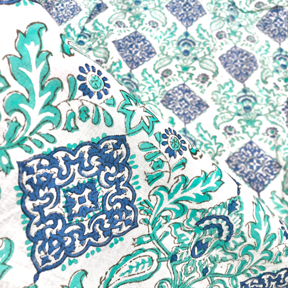 【50cm單位】白藍綠優雅設計，一側邊框印度手工塊印花布料棉質 第6張的照片