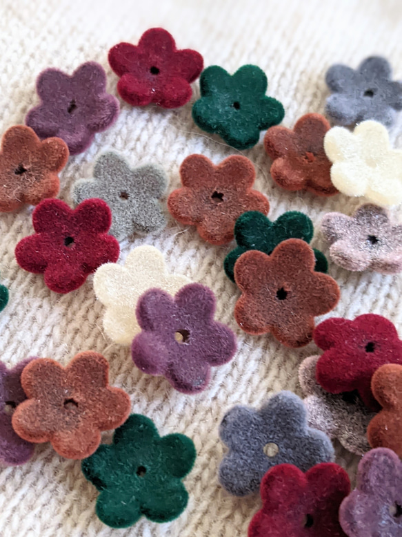 フロッキービーズ フラワー パーツ 20個 花 ベロア ビーズ チャーム 4枚目の画像
