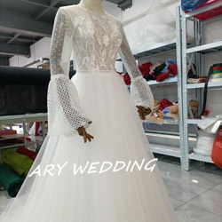 フランス風 オフホワイト フレア袖 ウエディングドレス 3D立体レース刺繍 セクシー 結婚式 /挙式 4枚目の画像