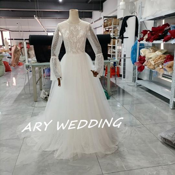 フランス風 オフホワイト フレア袖 ウエディングドレス 3D立体レース刺繍 セクシー 結婚式 /挙式 5枚目の画像