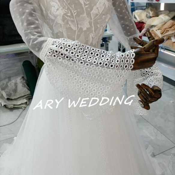 フランス風 オフホワイト フレア袖 ウエディングドレス 3D立体レース刺繍 セクシー 結婚式 /挙式 2枚目の画像