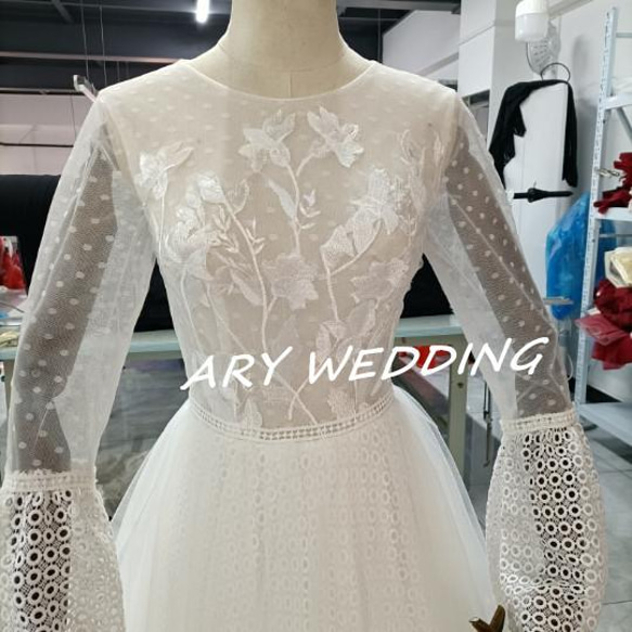 フランス風 オフホワイト フレア袖 ウエディングドレス 3D立体レース刺繍 セクシー 結婚式 /挙式 6枚目の画像