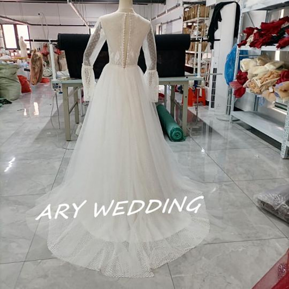 フランス風 オフホワイト フレア袖 ウエディングドレス 3D立体レース刺繍 セクシー 結婚式 /挙式 7枚目の画像