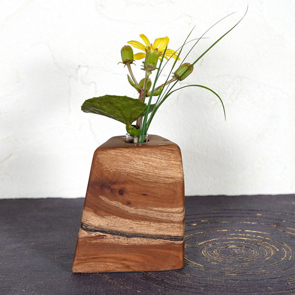 為什麼不用你最喜歡的花來裝飾它呢？浮木花瓶，花底座，單花瓶，51 第4張的照片
