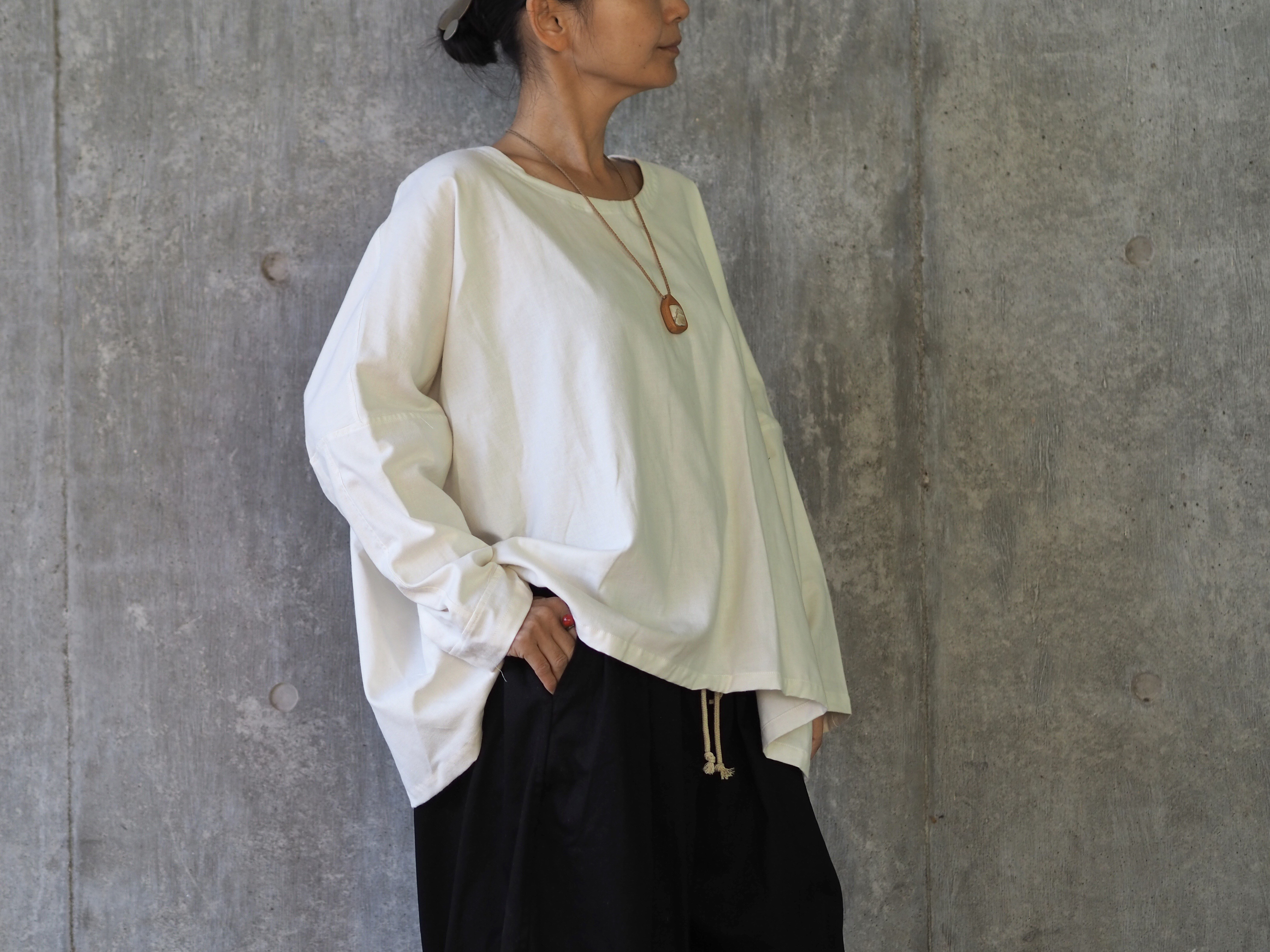 ふわっと起毛コットン、シンプル長袖トップス/ホワイト