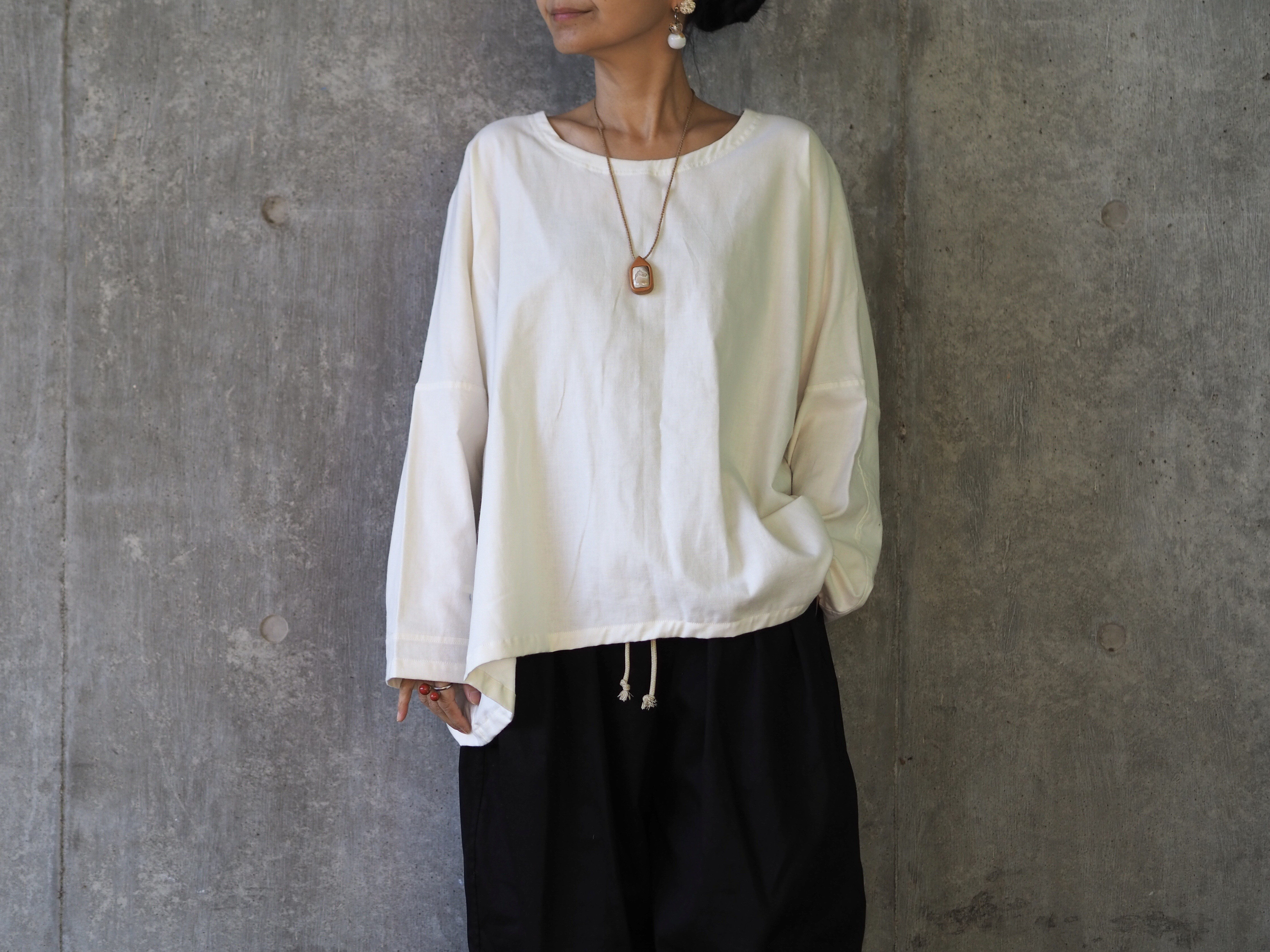 ふわっと起毛コットン、シンプル長袖トップス/ホワイト