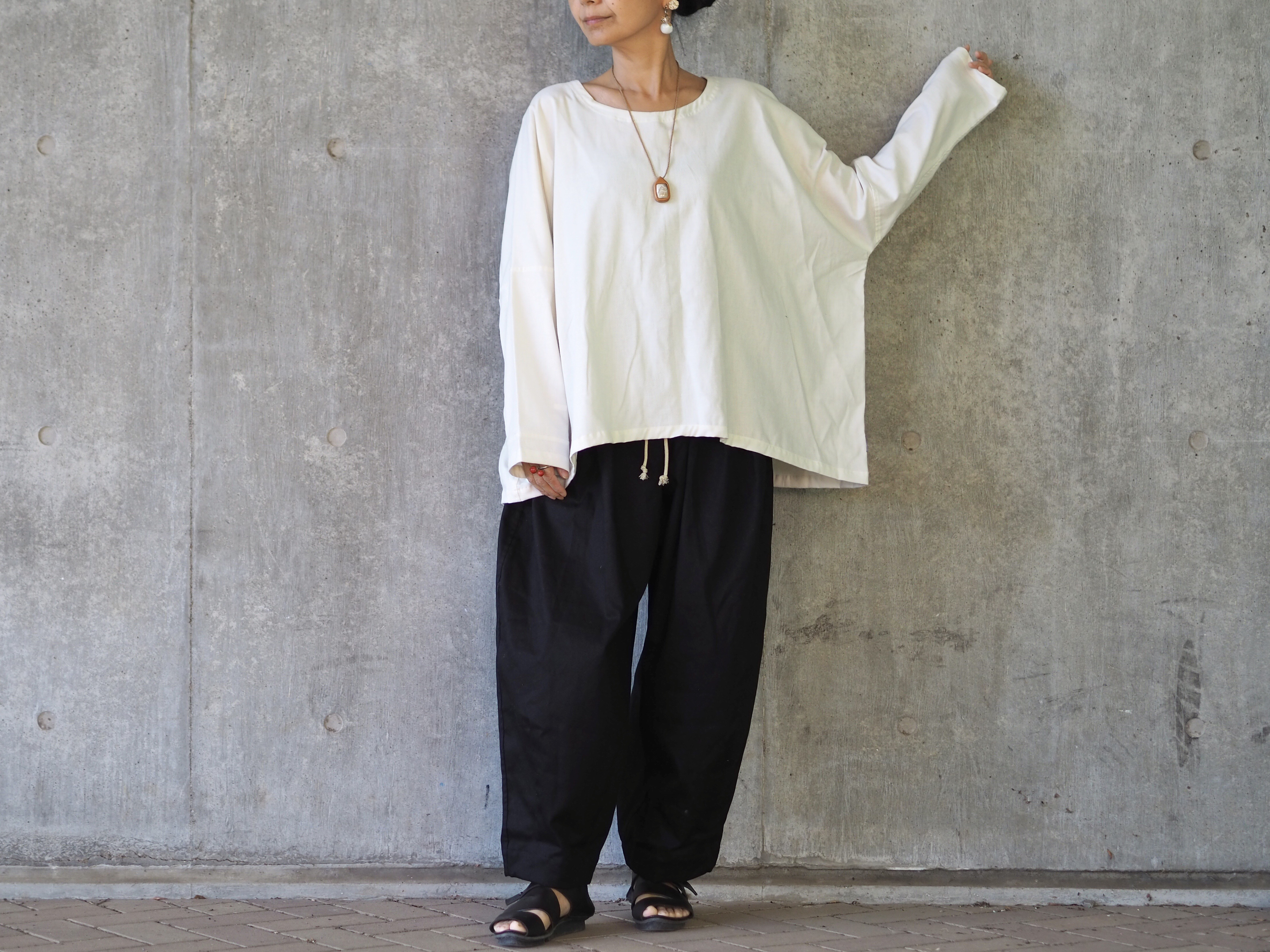 ふわっと起毛コットン、シンプル長袖トップス/ホワイト