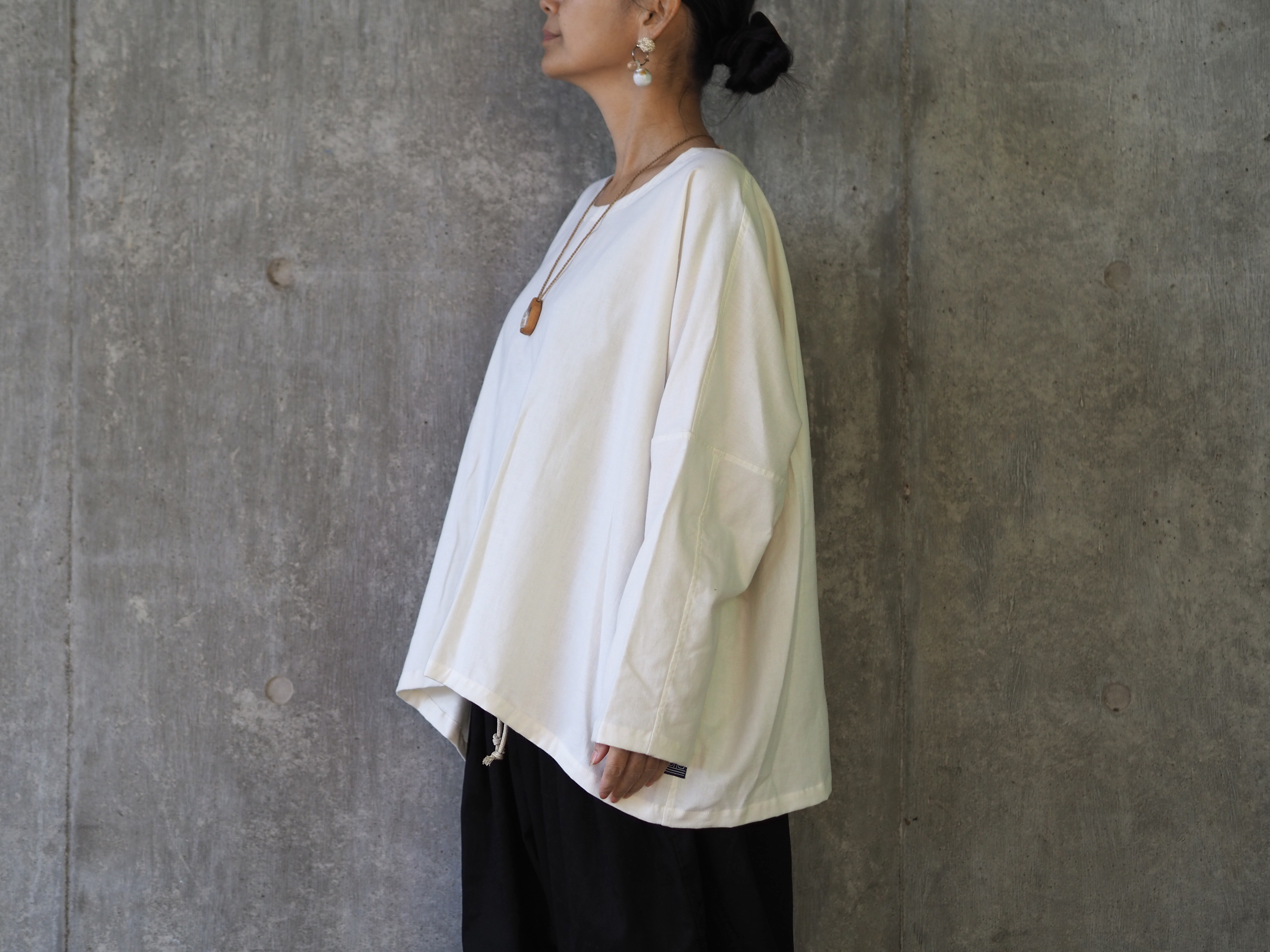 ふわっと起毛コットン、シンプル長袖トップス/ホワイト