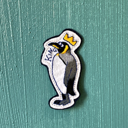 皇帝ペンギン King 手刺繍アイロンワッペン 1枚目の画像