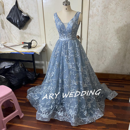 豪華！パーティードレス ブルーグレー Vネック 華やかなトレーン  