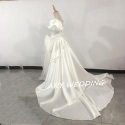 豪華！新娘婚紗可拆大絲帶罩裙令人垂涎的禮服婚禮 第2張的照片
