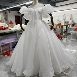 夢幻禮服 露肩婚紗 高品質透明紗 公主線 泡泡袖 婚紗照拍攝 第2張的照片