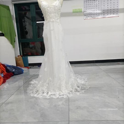 高品質！米白色吊帶背心婚紗 3D 3D蕾絲刺繡 優雅剪影 夢幻禮服 前期拍攝 第9張的照片