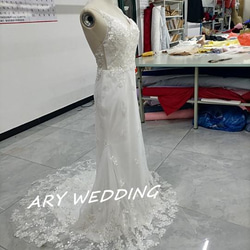 高品質！米白色吊帶背心婚紗 3D 3D蕾絲刺繡 優雅剪影 夢幻禮服 前期拍攝 第7張的照片