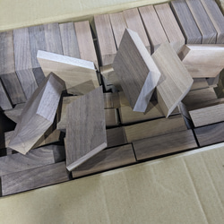 ウォールナット　端材　台形　ひし形　六個　積み木などに 1枚目の画像