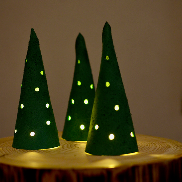クリスマスのオーナメント - 高品質のイタリア産レザーを使用した柔らかな灯りの特別なツリー　本革指輪リングスタンド 4枚目の画像