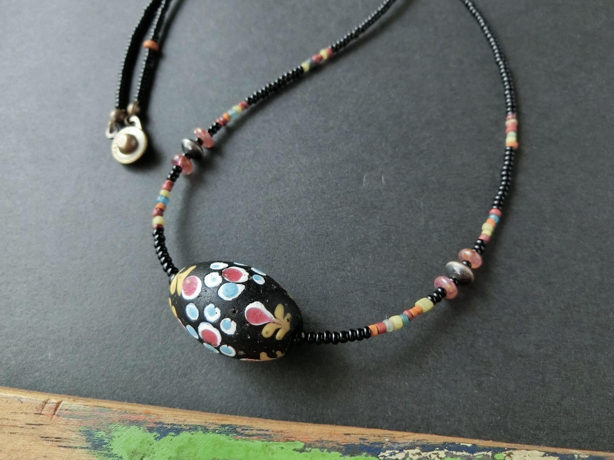 *King*フレンチアンバサダーとインドパシフィックビーズ、ナバホパール、トルマリンのロングネックレス