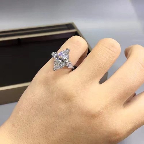 豪華仕様】マーキス モアサナイト ダイヤ リング K18WG 指輪・リング  