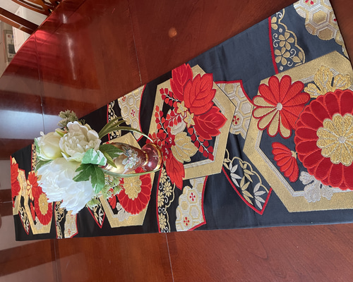 テーブルランナー高級正絹袋帯リメイク 2267豪華刺繍の袋帯リメイク 正絹テーブルランナー テーブルクロス