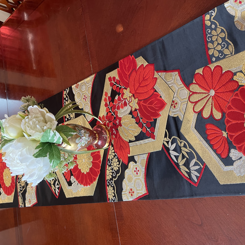 2267豪華刺繍の袋帯リメイク 正絹テーブルランナー テーブル