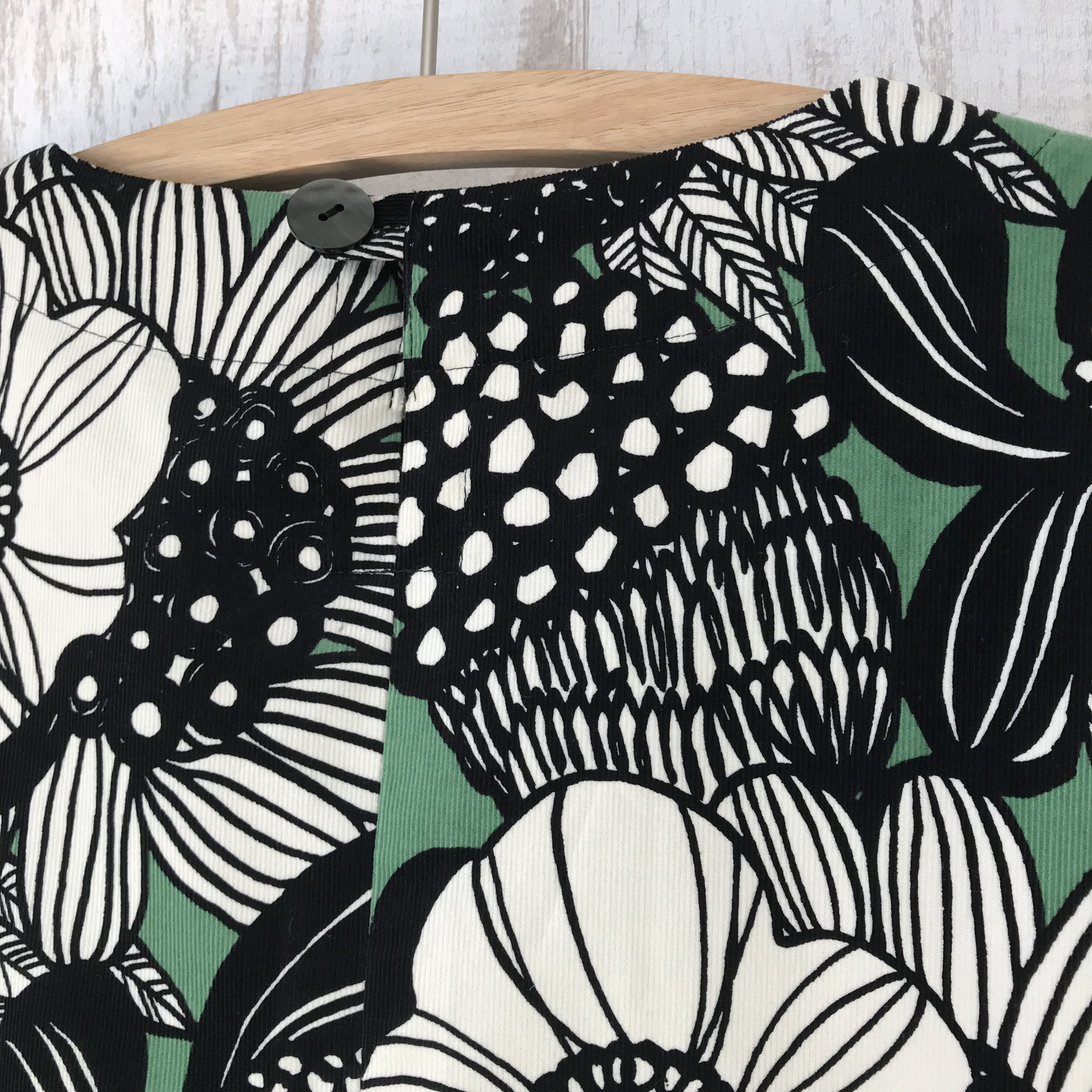 細コール天　大きな花柄　ゆ〜ったり　チュニックor割烹着