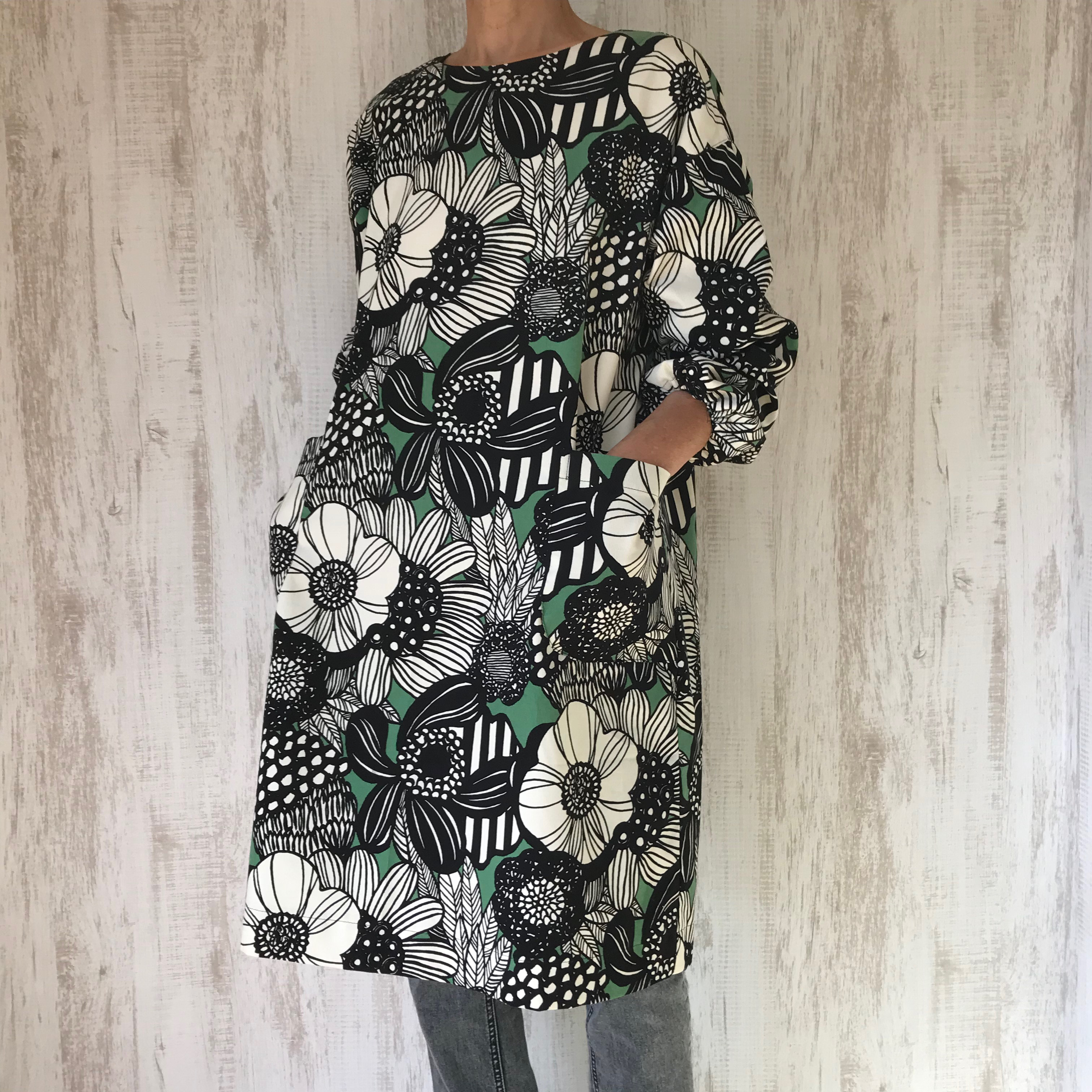 細コール天　大きな花柄　ゆ〜ったり　チュニックor割烹着