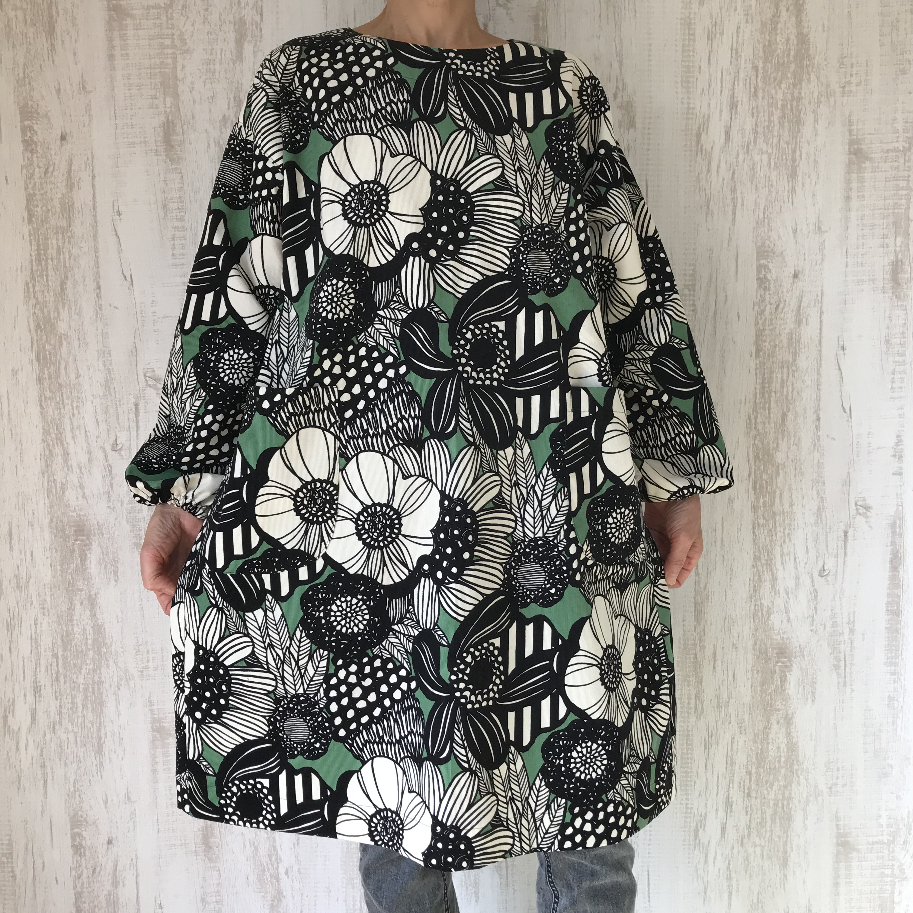 細コール天　大きな花柄　ゆ〜ったり　チュニックor割烹着