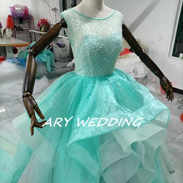 高品質！ハンドメイドパール  カラードレス 可愛い プリンセスライン  憧れのドレス　花嫁/結婚式 4枚目の画像