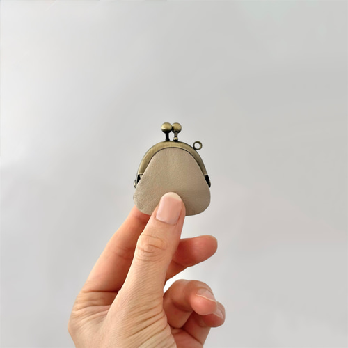 本革のちっちゃい豆がま口 / ポーチ / 指輪ケース / アクセサリー