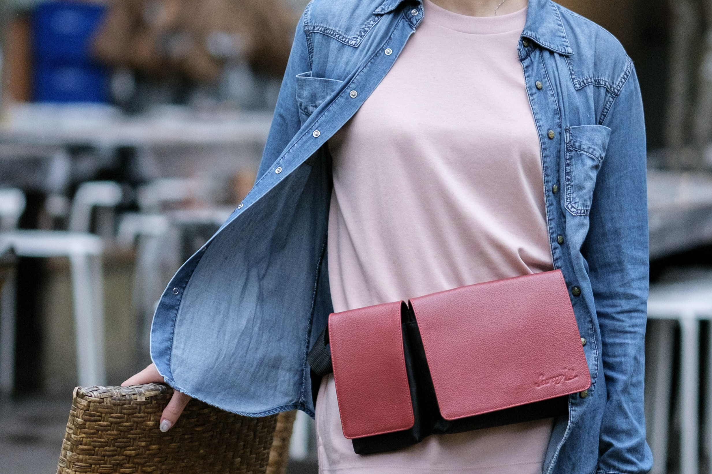 270gの超軽量！Body&Hipbag（ナイロン×牛革コンビ）レッド