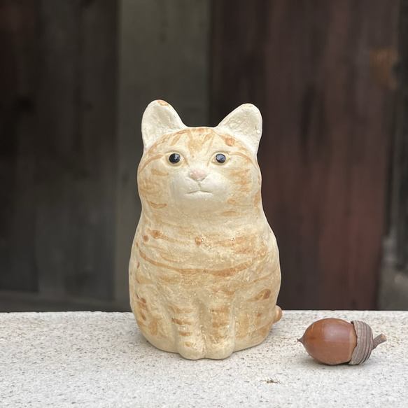 おすわりねこ　(茶トラ）　O-414-1　　陶製　/cat/貓 1枚目の画像