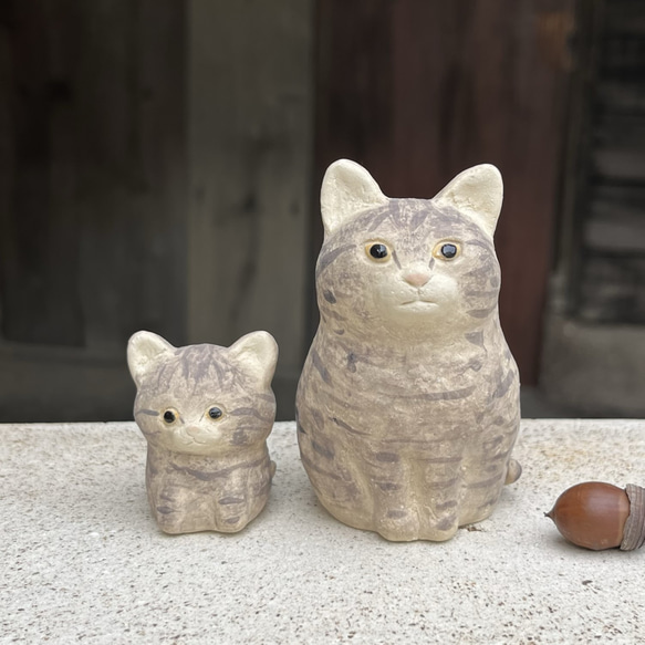 おすわりねこ　(キジトラ）　O-414-2　　陶製　/cat/貓 9枚目の画像