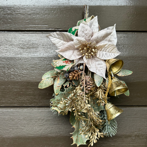 クリスマススワッグ” 花材は全てアーティフィシャルフラワー(造花) お