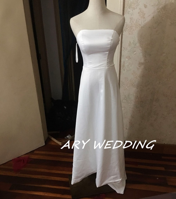 高品質！ベアトップ ウエディングドレス オフホワイト 短トレーン 憧れ  