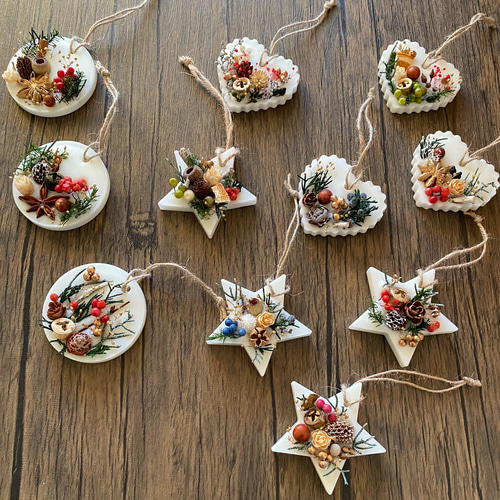 クリスマスのオーナメントにもなるミニアロマワックスサシェ