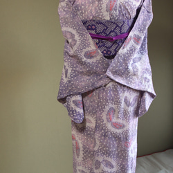 ◇現代 有松鳴海絞　浴衣◇【藤に控えめな紫のぼかし】あられ模様に蝶が舞う　裄69ｃｍ　トールサイズ袖長め木綿浴衣 18枚目の画像