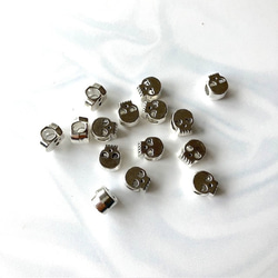 4個セット、定形郵便】目がハートのドクロ（スカル）のビーズ