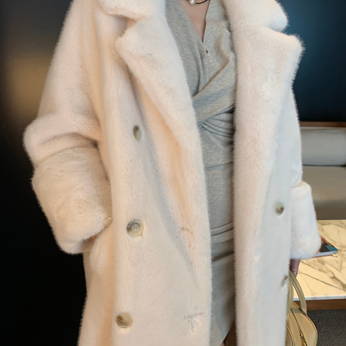 女性可愛いふわふわコート コート もも 通販｜Creema(クリーマ)
