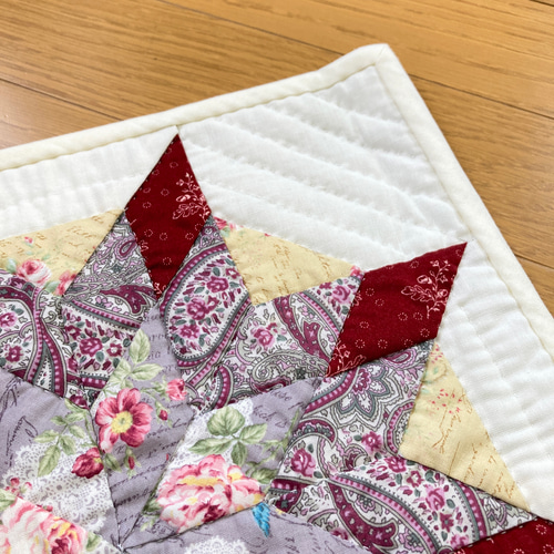 パッチワーク　タペストリー パッチワーク刺繍のタペストリー✨35cm さくらんぼ柄×黄緑カラー