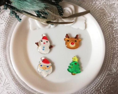 ピアス　クリスマス　サンタ　帽子　雪の結晶　雪だるま　リース　ツリー　ビジュー ピアスクリスマスサンタ帽子雪の結晶雪だるまリースツリービジュー