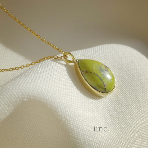 希少石*静かに佇むピスタチオカラー*アトランティサイトのネックレス
