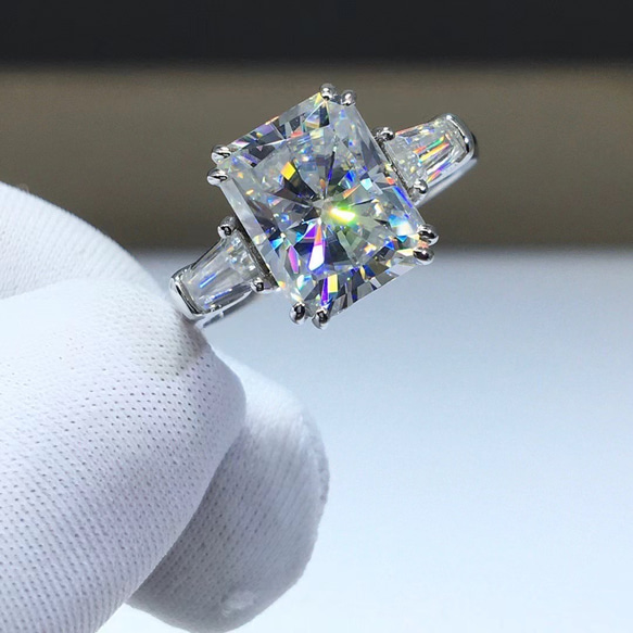 newデザイン】輝くモアサナイト ダイヤモンド リング K18WG 指輪