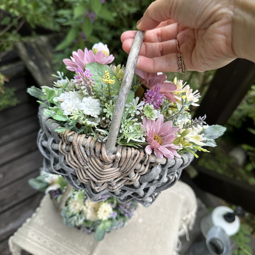 お値下げ）アーティフィシャルフラワーの花籠♡ アートフラワー