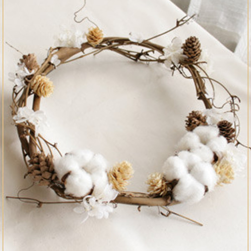 綿の実と松ぼっくりのリース 秋冬のあったかリース クリスマスリース