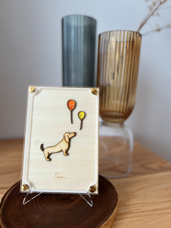 『犬と風船』【真鍮金具×アクリル×木のアートパネル】ご自宅やプレゼントに☆ 3枚目の画像