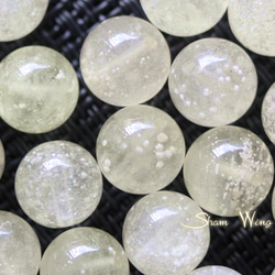 良質□雪花入りリビアングラス約9.2～9.6mm☆1粒✧宇宙からの来訪者