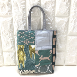 ミナペルホネン 生地使用　パッチワークトート　お散歩バッグ　ブルー系 ミナペルホネン 生地使用 rosas パッチワークトート お散歩バッグ 1点